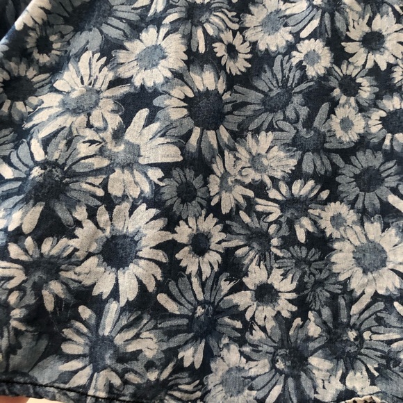 Daisy Denim Crop Top - Picture 2 of 5